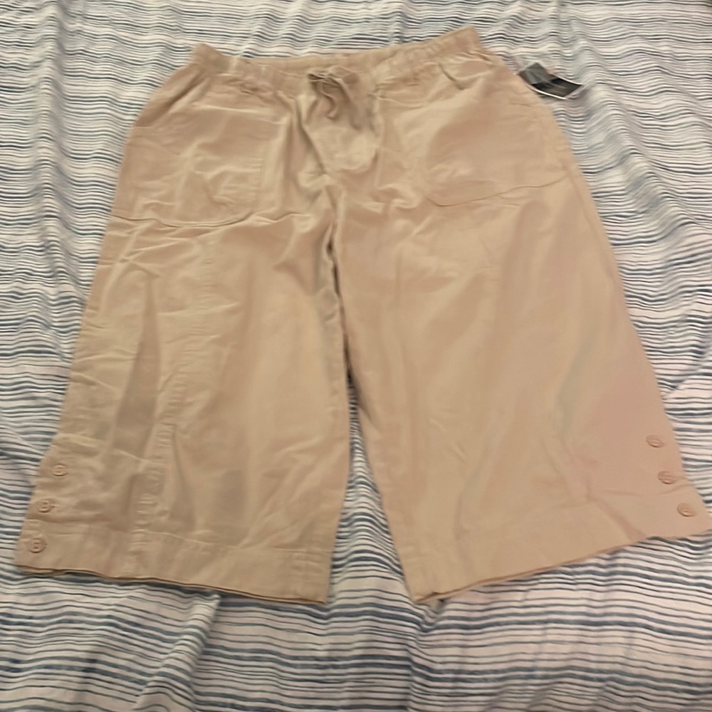 NWT Tan Capris